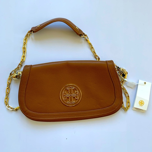 Tory Burch Handbags - Tory Burch Clutch Leather w/ Gold Chain